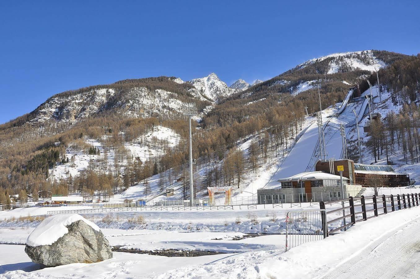 Pragelato Ski Jumping Hotel Exterior photo